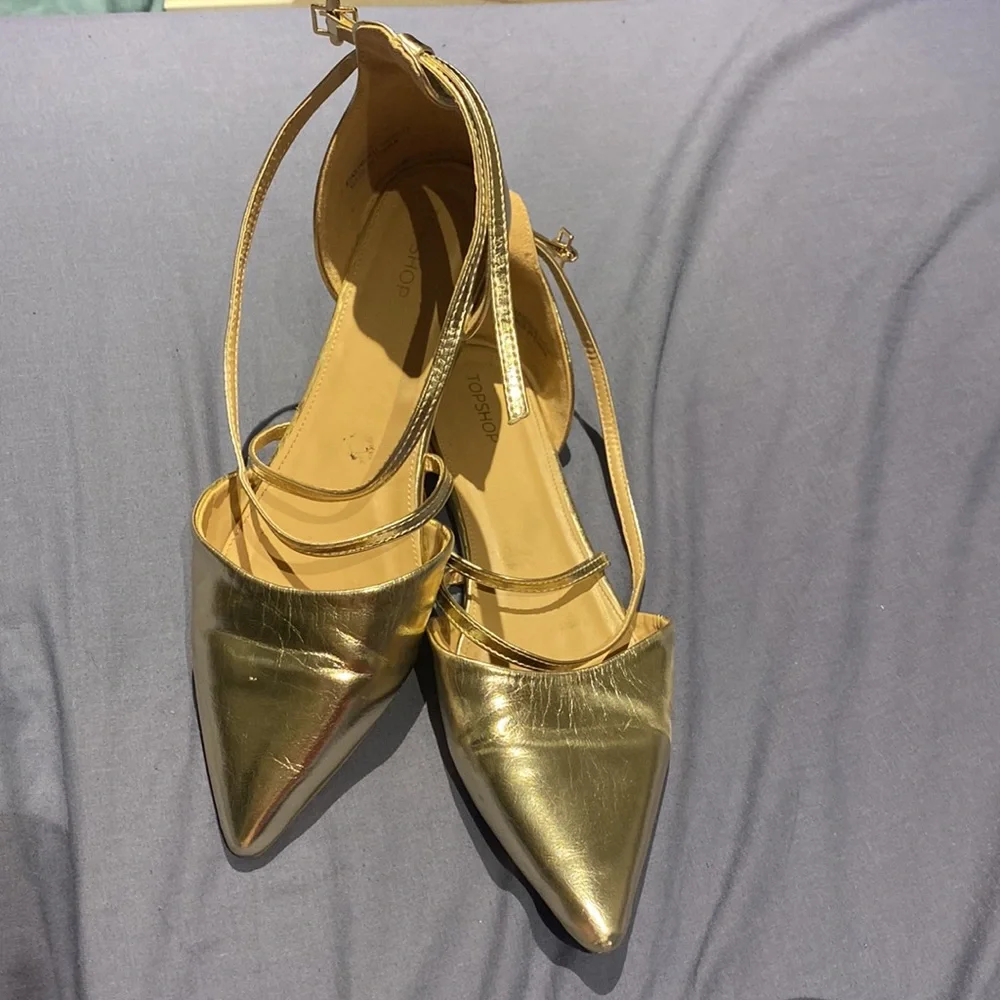 ✨ Topshop gold✨ pointy shoes with adjustable strap pearl detail size AU 9 - Picture 6 of 10